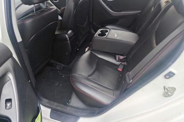 Used Hyundai Elantra (5th Generation / Langdong) 2015 1.6L Automatic Leading Model Left Rear Seat