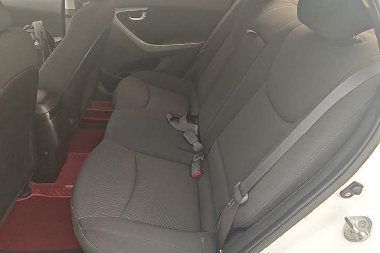 Used Hyundai Elantra (5th Generation / Langdong) 2015 1.6L Automatic Leading Model Left Rear Seat