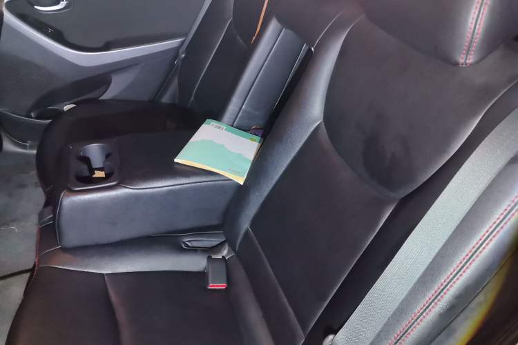 Used Hyundai Elantra (5th Generation / Langdong) 2015 1.6L Automatic Leading Model Left Rear Seat