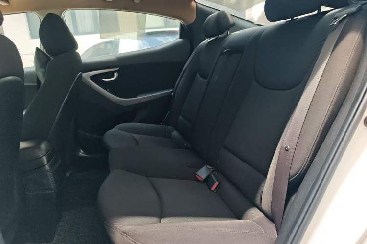 Used Hyundai Elantra (5th Generation / Langdong) 2015 1.6L Automatic Leading Model Left Rear Seat