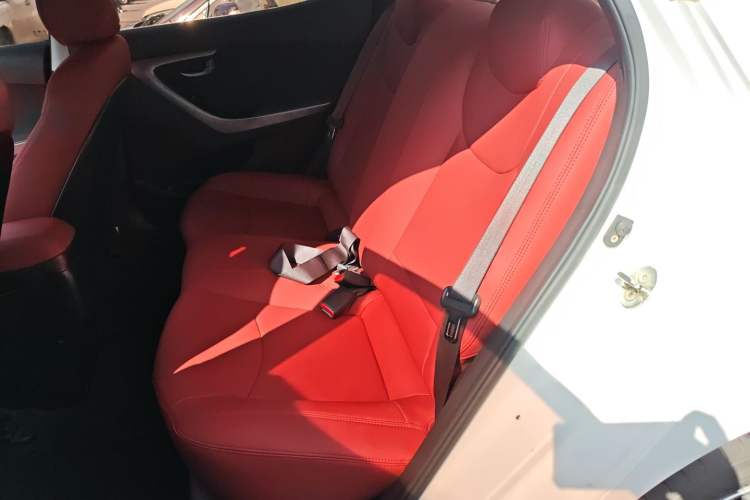 Used Hyundai Elantra (5th Generation / Langdong) 2015 1.6L Manual Fashion Edition Left Rear Seat