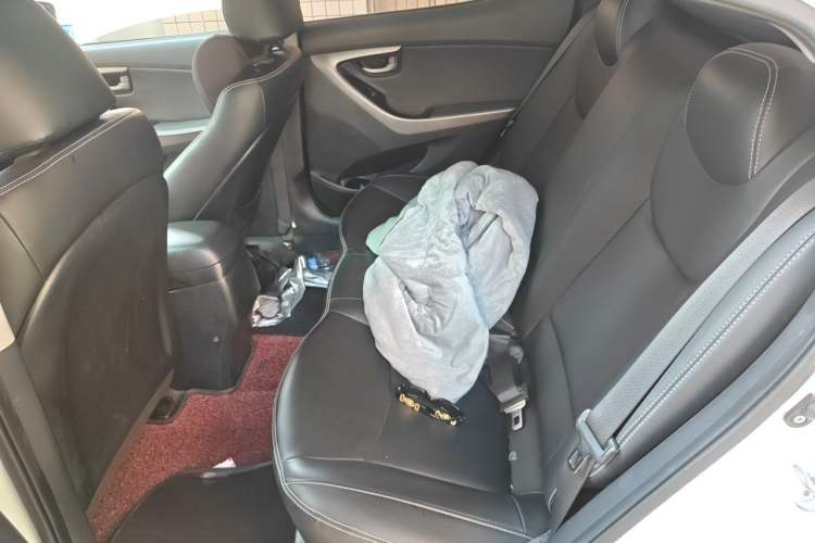 Used Hyundai Elantra (5th Generation / Langdong) 2015 1.6L Automatic Fashion Model Left Rear Seat