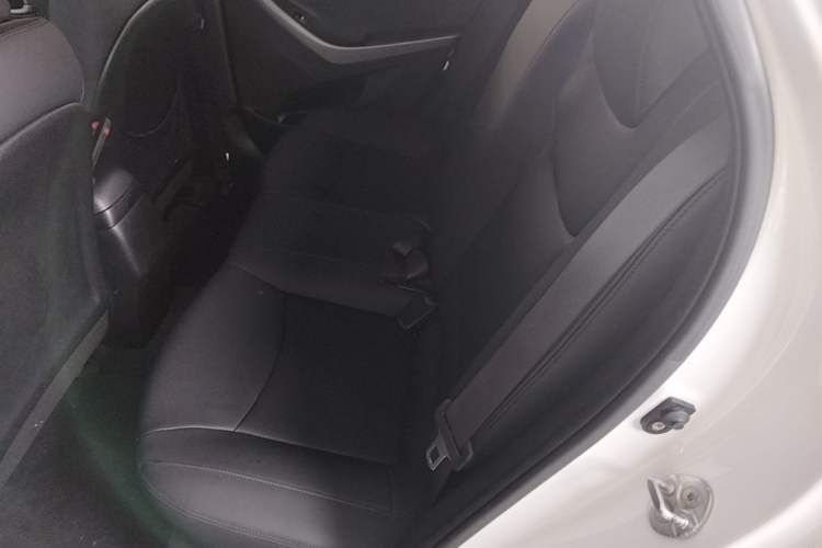 Used Hyundai Elantra (5th Generation / Langdong) 2015 1.6L Automatic Fashion Model Left Rear Seat