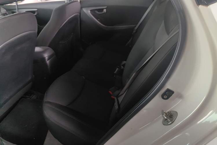 Used Hyundai Elantra (5th Generation / Langdong) 2015 1.6L Automatic Leading Model Left Rear Seat