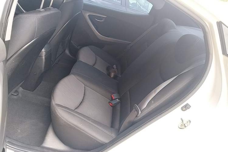 Used Hyundai Elantra (5th Generation / Langdong) 2015 1.6L Automatic Fashion Model Left Rear Seat