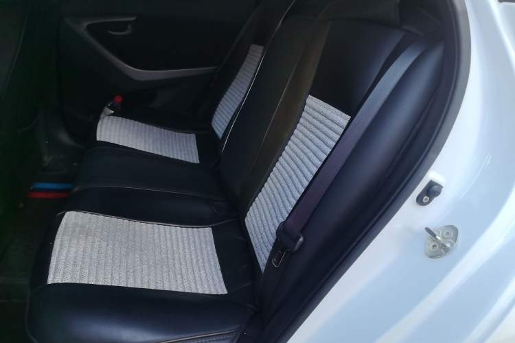 Used Hyundai Elantra (5th Generation / Langdong) 2015 1.6L Manual Fashion Edition Left Rear Seat