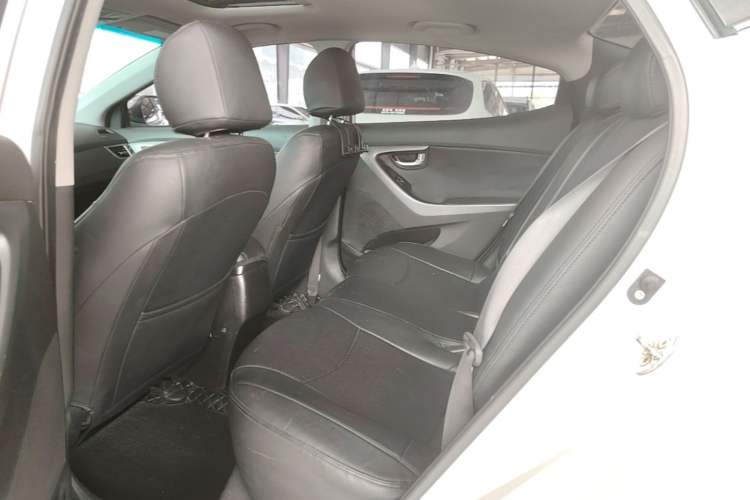 Used Hyundai Elantra (5th Generation / Langdong) 2015 1.6L Automatic Leading Model Left Rear Seat