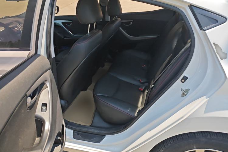 Used Hyundai Elantra (5th Generation / Langdong) 2015 1.6L Automatic Fashion Model Left Rear Seat