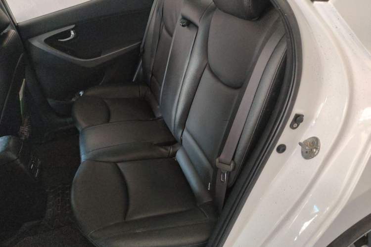 Used Hyundai Elantra (5th Generation / Langdong) 2015 1.6L Automatic Leading Model Left Rear Seat
