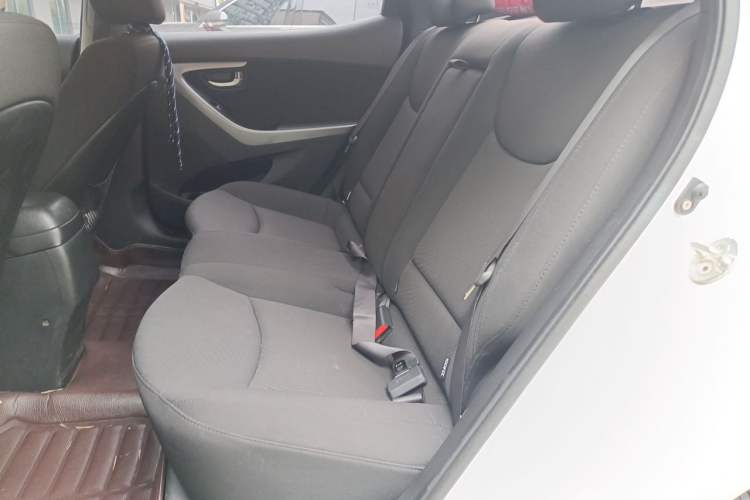 Used Hyundai Elantra (5th Generation / Langdong) 2015 1.6L Automatic Leading Model Left Rear Seat