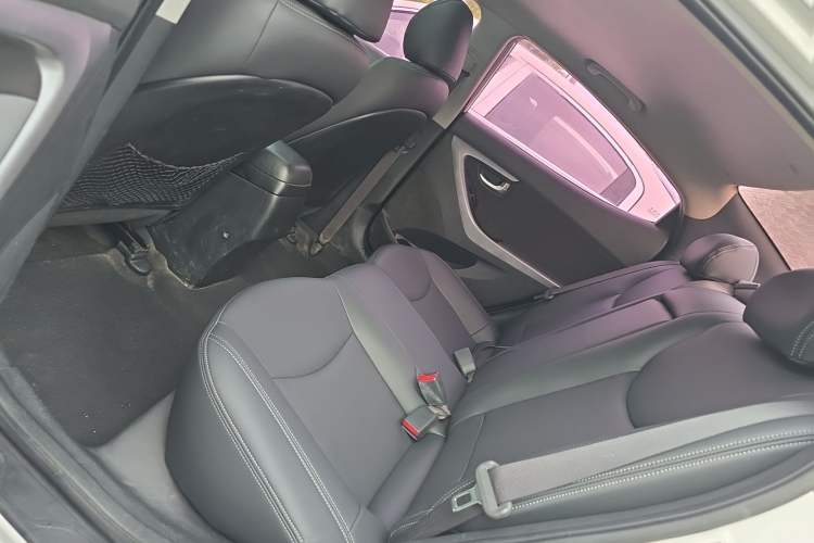 Used Hyundai Elantra (5th Generation / Langdong) 2015 1.6L Automatic Leading Model Left Rear Seat