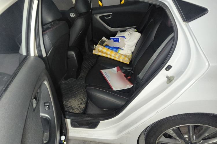 Used Hyundai Elantra (5th Generation / Langdong) 2015 1.6L Automatic Leading Model Left Rear Seat