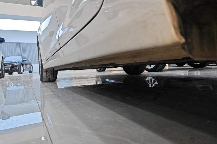 Used Hyundai Elantra (5th Generation / Langdong) 2015 1.6L Automatic Fashion Model Left Side Sill