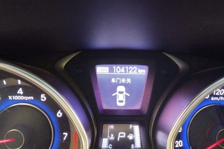 Used Hyundai Elantra (5th Generation / Langdong) 2015 1.6L Automatic Leading Model Odometer Close Up