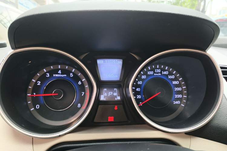 Used Hyundai Elantra (5th Generation / Langdong) 2015 1.6L Automatic Leading Model Odometer Close Up
