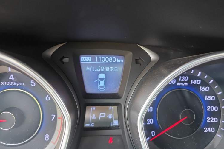 Used Hyundai Elantra (5th Generation / Langdong) 2015 1.6L Automatic Leading Model Odometer Close Up