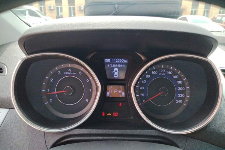 Used Hyundai Elantra (5th Generation / Langdong) 2015 1.6L Automatic Leading Model Odometer Close Up