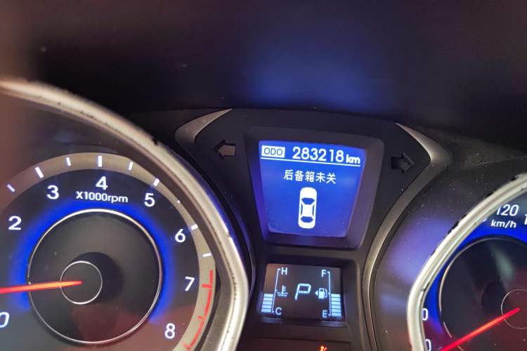 Used Hyundai Elantra (5th Generation / Langdong) 2015 1.6L Automatic Leading Model Odometer Close Up
