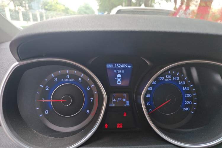 Used Hyundai Elantra (5th Generation / Langdong) 2015 1.6L Automatic Leading Model Odometer Close Up