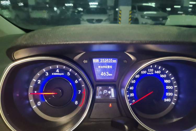 Used Hyundai Elantra (5th Generation / Langdong) 2015 1.6L Automatic Leading Model Odometer Close Up