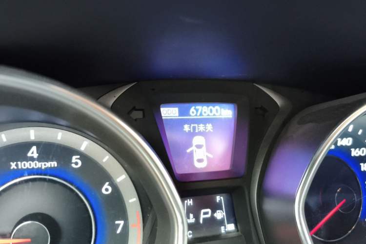 Used Hyundai Elantra (5th Generation / Langdong) 2015 1.6L Automatic Luxury Model Odometer Close Up