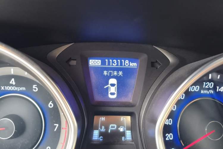 Used Hyundai Elantra (5th Generation / Langdong) 2015 1.6L Automatic Leading Model Odometer Close Up