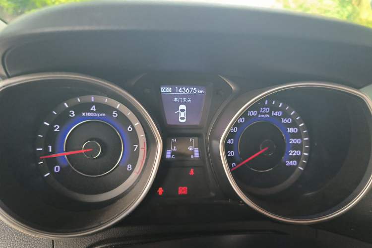 Used Hyundai Elantra (5th Generation / Langdong) 2015 1.6L Manual Leading Model Odometer Close Up