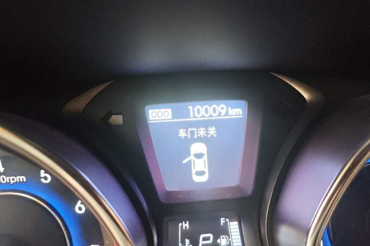 Used Hyundai Elantra (5th Generation / Langdong) 2015 1.6L Automatic Leading Model Odometer Close Up