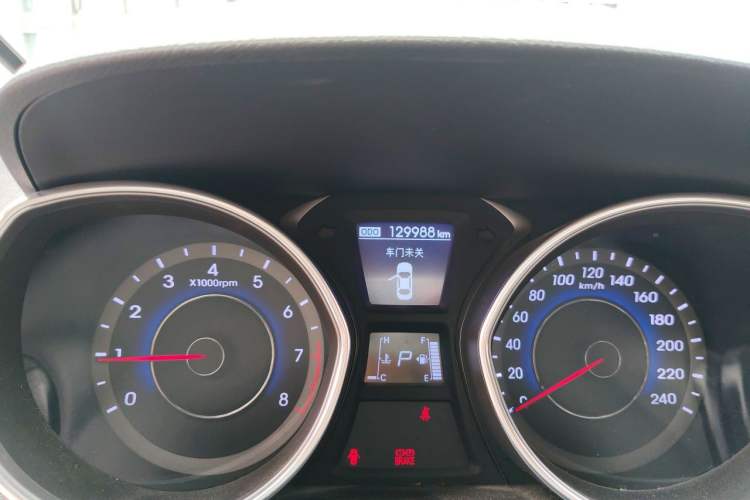 Used Hyundai Elantra (5th Generation / Langdong) 2015 1.6L Automatic Luxury Model Odometer Close Up