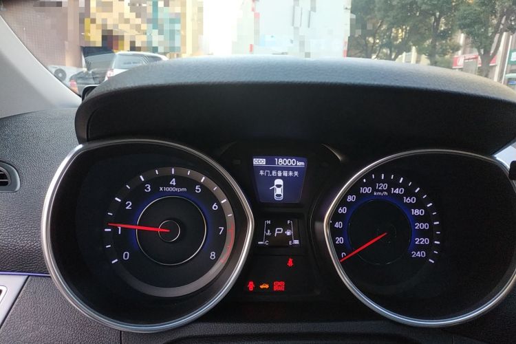 Used Hyundai Elantra (5th Generation / Langdong) 2015 1.6L Automatic Luxury Model Odometer Close Up