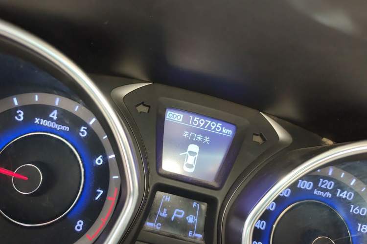 Used Hyundai Elantra (5th Generation / Langdong) 2015 1.6L Automatic Leading Model Odometer Close Up