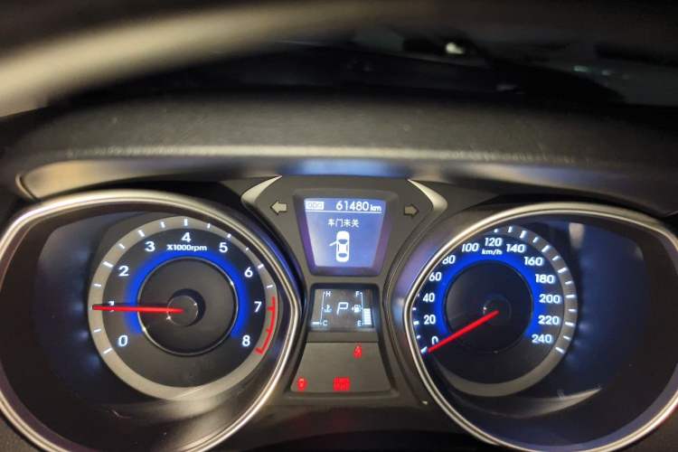 Used Hyundai Elantra (5th Generation / Langdong) 2015 1.6L Automatic Luxury Model Odometer Close Up
