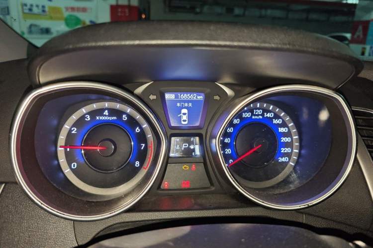 Used Hyundai Elantra (5th Generation / Langdong) 2015 1.6L Automatic Luxury Model Odometer Close Up