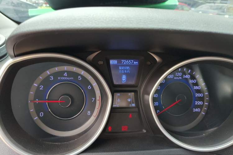 Used Hyundai Elantra (5th Generation / Langdong) 2015 1.6L Manual Leading Model Odometer Close Up