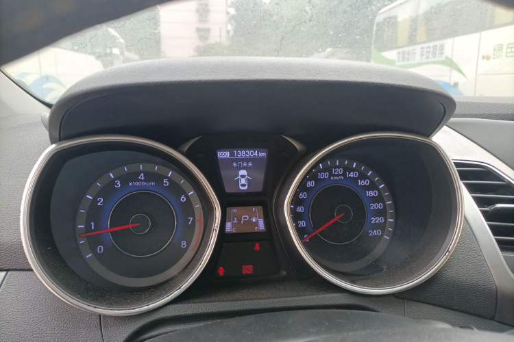 Used Hyundai Elantra (5th Generation / Langdong) 2015 1.6L Automatic Leading Model Odometer Close Up