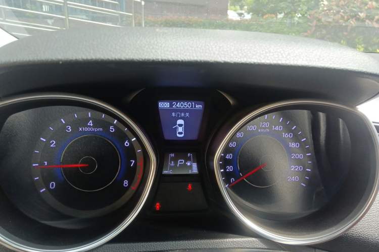 Used Hyundai Elantra (5th Generation / Langdong) 2015 1.6L Automatic Leading Model Odometer Close Up
