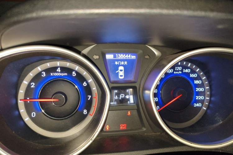 Used Hyundai Elantra (5th Generation / Langdong) 2015 1.6L Automatic Leading Model Odometer Close Up