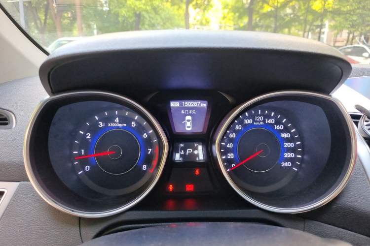Used Hyundai Elantra (5th Generation / Langdong) 2015 1.6L Automatic Luxury Model Odometer Close Up