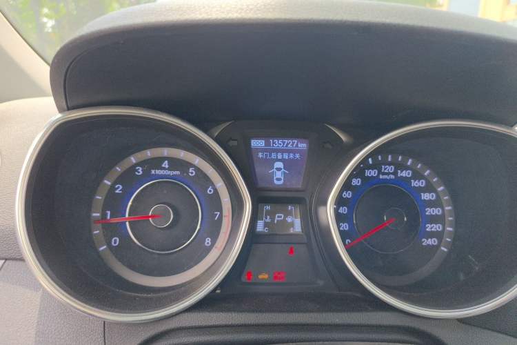 Used Hyundai Elantra (5th Generation / Langdong) 2015 1.6L Automatic Leading Model Odometer Close Up