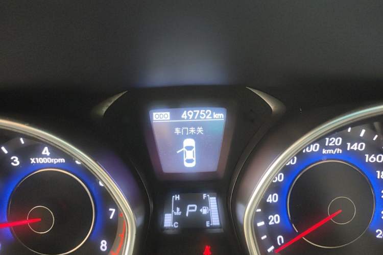 Used Hyundai Elantra (5th Generation / Langdong) 2015 1.6L Automatic Leading Model Odometer Close Up