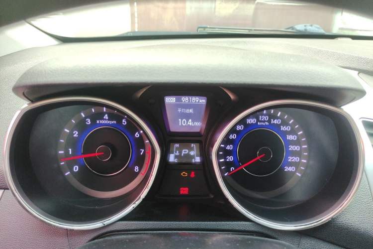 Used Hyundai Elantra (5th Generation / Langdong) 2015 1.6L Automatic Leading Model Odometer Close Up