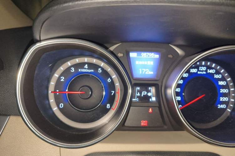 Used Hyundai Elantra (5th Generation / Langdong) 2015 1.6L Automatic Leading Model Odometer Close Up