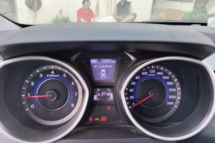 Used Hyundai Elantra (5th Generation / Langdong) 2015 1.6L Automatic Leading Model Odometer Close Up