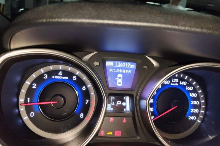 Used Hyundai Elantra (5th Generation / Langdong) 2015 1.6L Automatic Leading Model Odometer Close Up