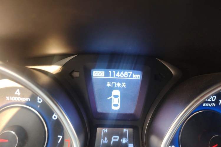 Used Hyundai Elantra (5th Generation / Langdong) 2015 1.6L Automatic Leading Model Odometer Close Up