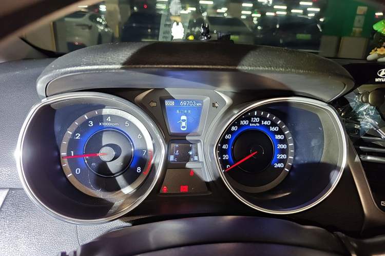 Used Hyundai Elantra (5th Generation / Langdong) 2015 1.6L Manual Leading Model Odometer Close Up