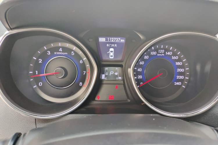 Used Hyundai Elantra (5th Generation / Langdong) 2015 1.6L Automatic Luxury Model Odometer Close Up