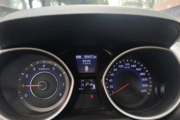 Used Hyundai Elantra (5th Generation / Langdong) 2015 1.6L Automatic Luxury Model Odometer Close Up