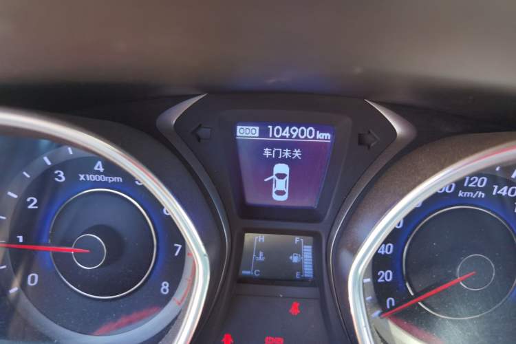 Used Hyundai Elantra (5th Generation / Langdong) 2015 1.6L Manual Leading Model Odometer Close Up