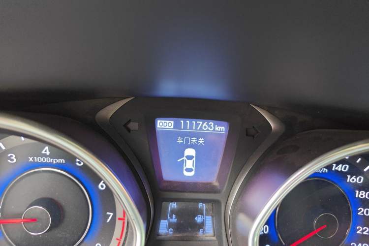 Used Hyundai Elantra (5th Generation / Langdong) 2015 1.6L Manual Leading Model Odometer Close Up